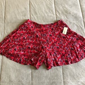 NWT Maison Jules red flawless short size 12